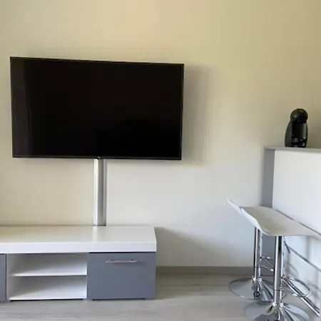 Charming Studio In The Centre Of Town With Balcony Sanary-sur-Mer